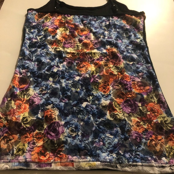 Tank top - Picture 2 of 2